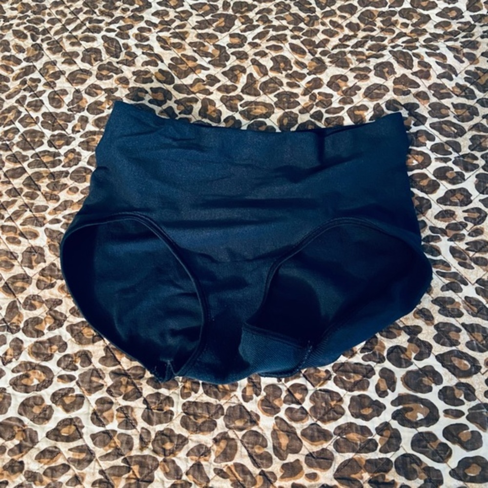 Barely There Control Shapewear Panties Large